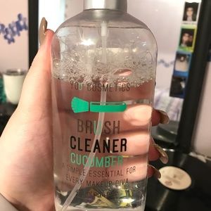 YOU COSMETICS BRUSH CLEANER